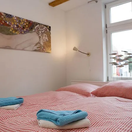 Ferienwohnungen Und Ferienhaeuser Gohr Stralsund Buitenkant foto