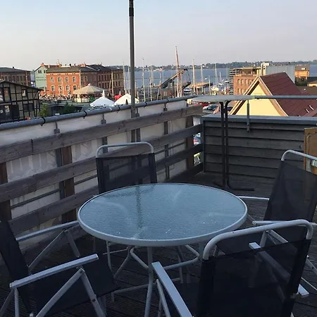 Ferienwohnungen Und Ferienhaeuser Gohr Stralsund Buitenkant foto